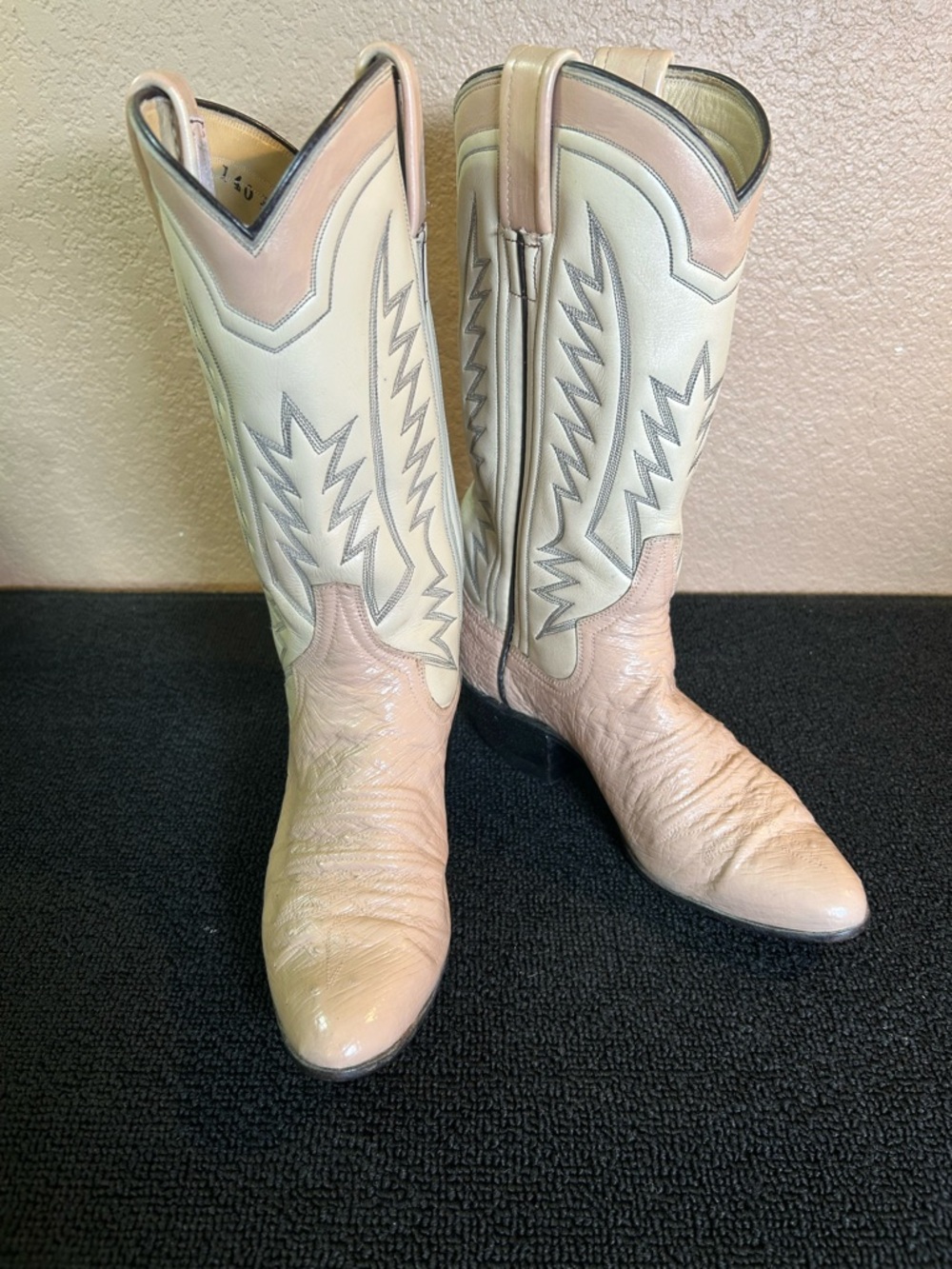 VTG  Custom Made Western Ostrich Vamp Boots-Exquisite Detail &Coloring! Sz 4.5/5
